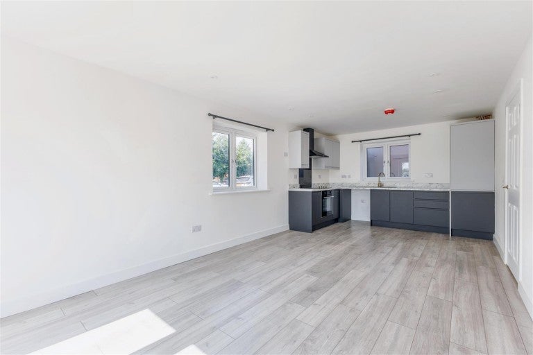 Flat Swan Lane in Wychavon