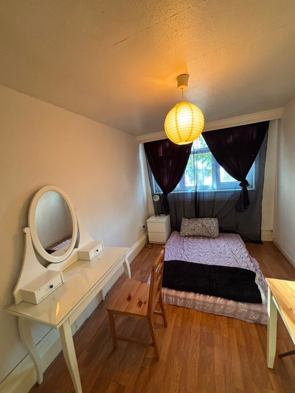 Room Woking Close in Greater London