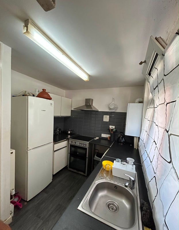 Room Woking Close in Greater London