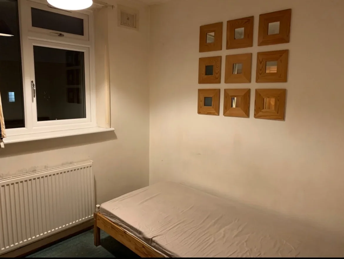 Room St. Helier Avenue in Greater London