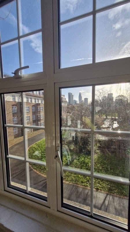 Room Wenlock Road in Greater London