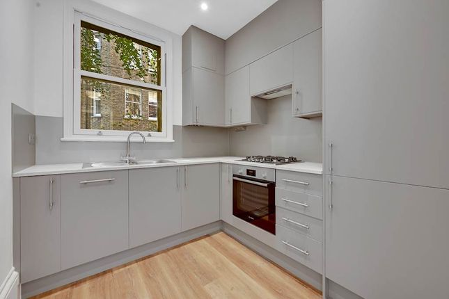 Flat Hornton Street in Greater London
