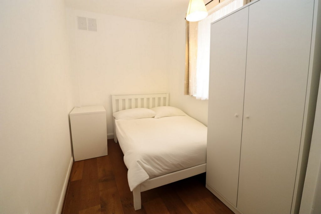 Room Globe Road in Greater London