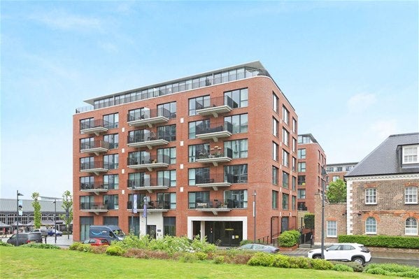 Flat New Warren Lane in Greater London