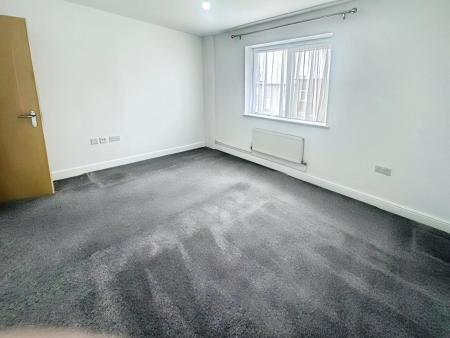 Flat Conway Close in Nottingham
