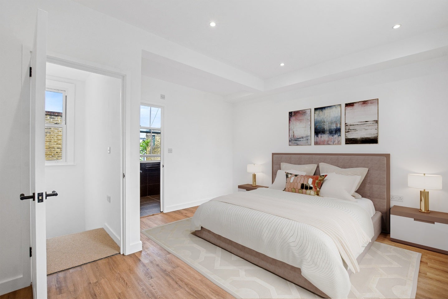 Room Latimer Road in Greater London