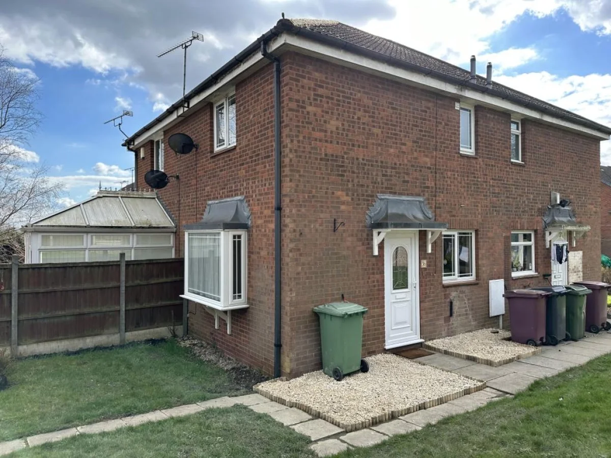 Flat Larchdale Close in South Normanton