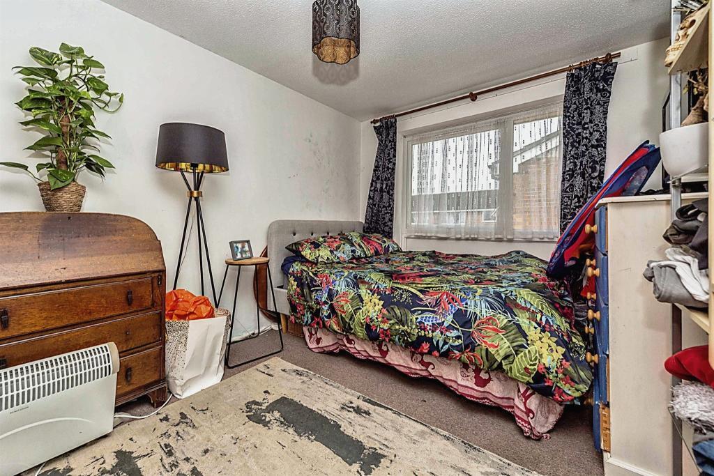 Flat Burns Drive in Dacorum