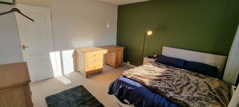 Room Queenshill Garth in Leeds