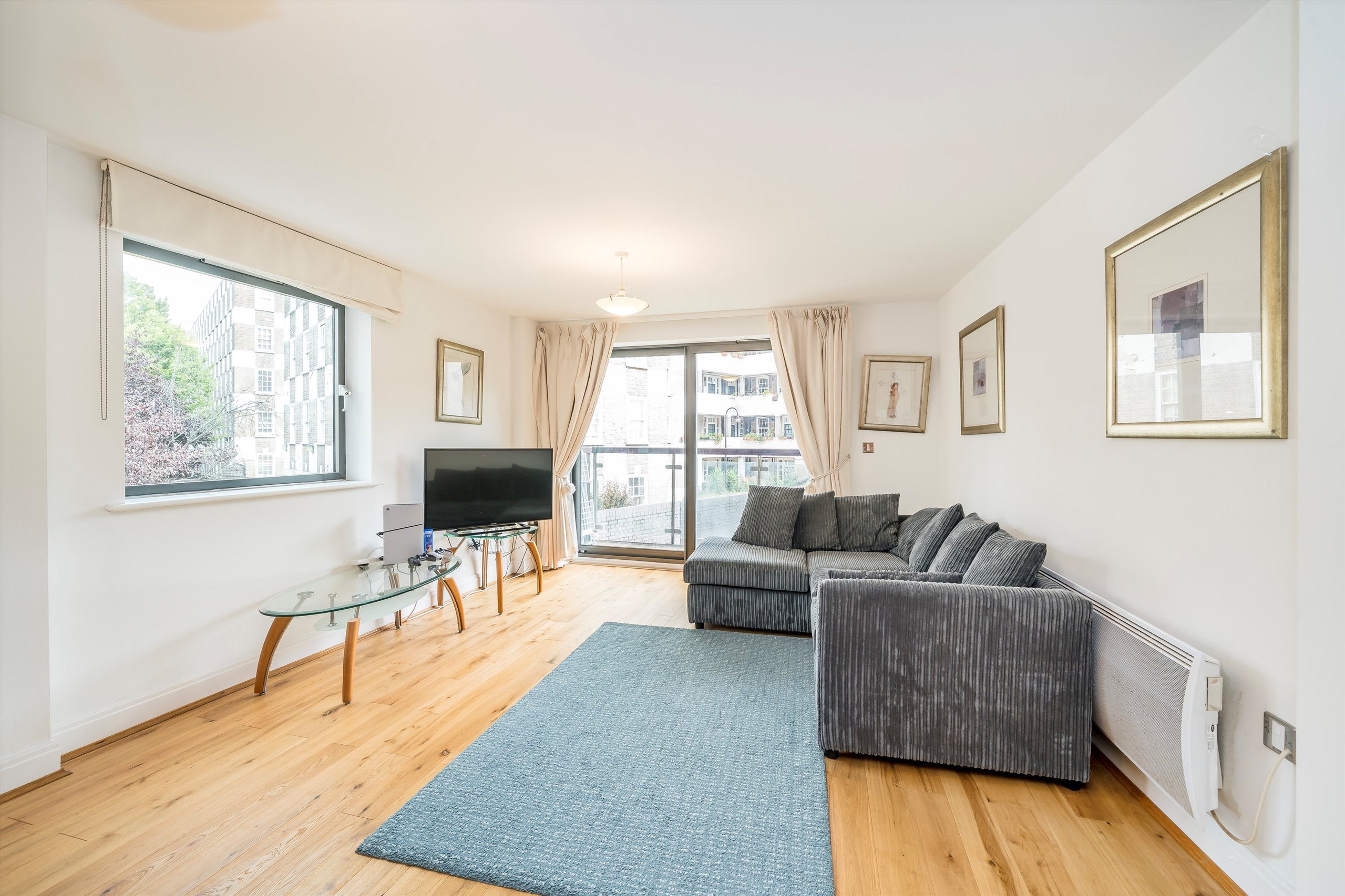 Flat Montaigne Close in City of Westminster