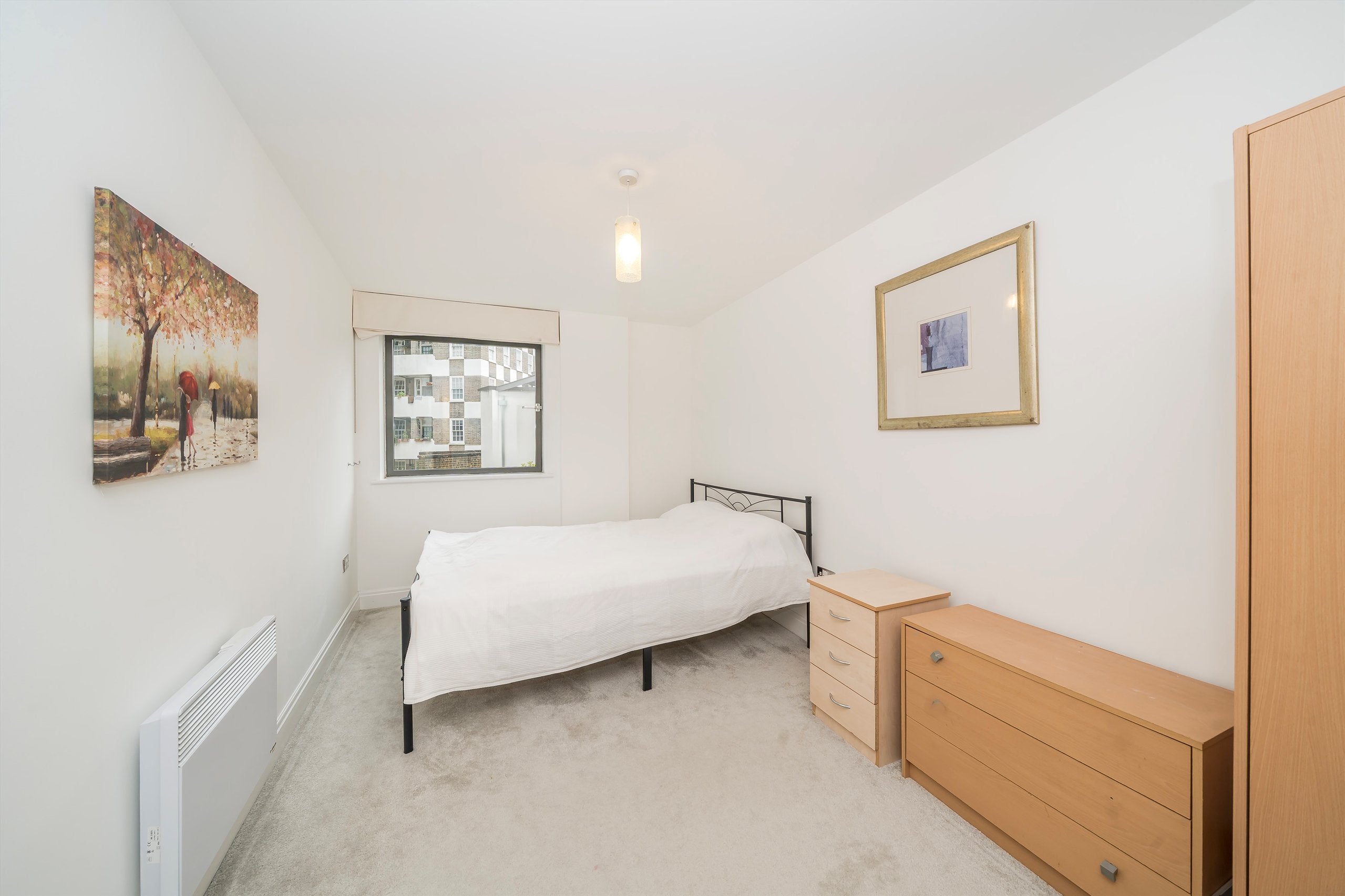 Flat Montaigne Close in City of Westminster