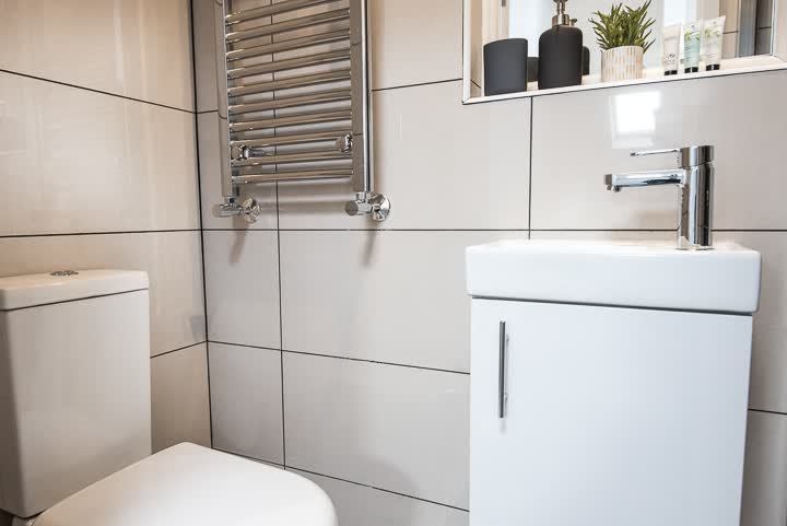 Room Leeds Street in Greater London