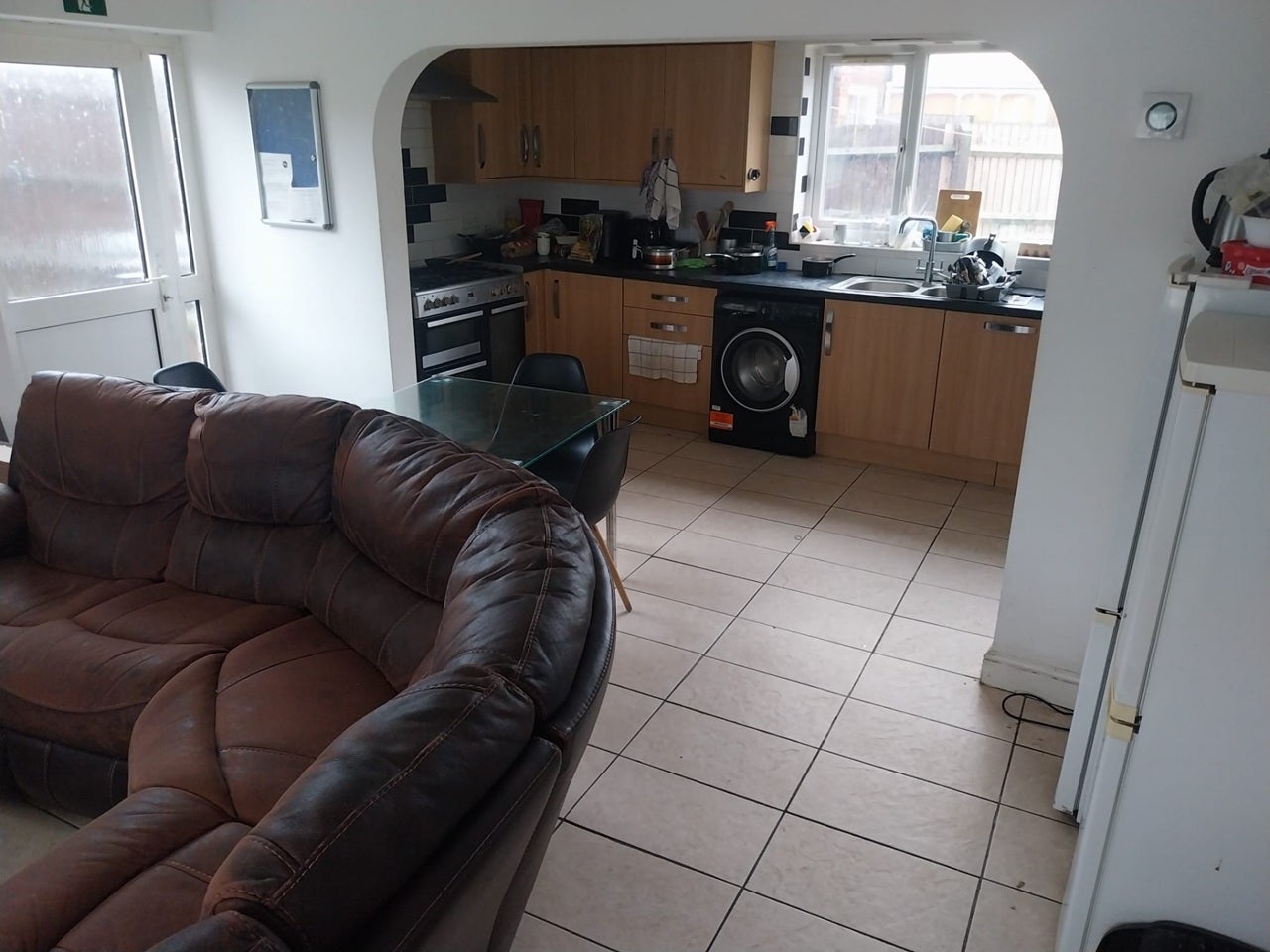 Room Canesworde Road in Dunstable