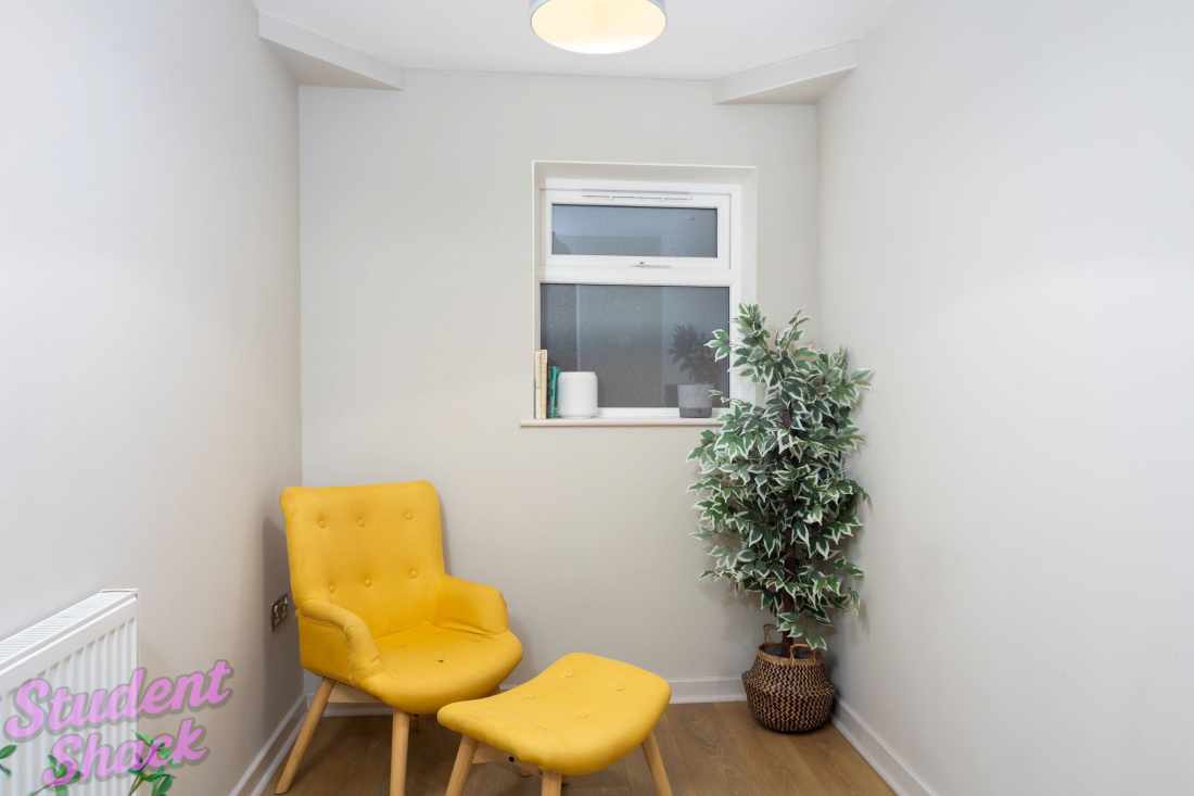 Room Ruskin Avenue in Manchester