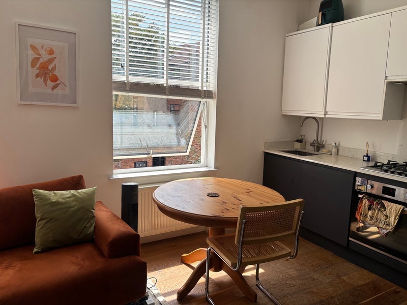 Room Railton Road in Greater London