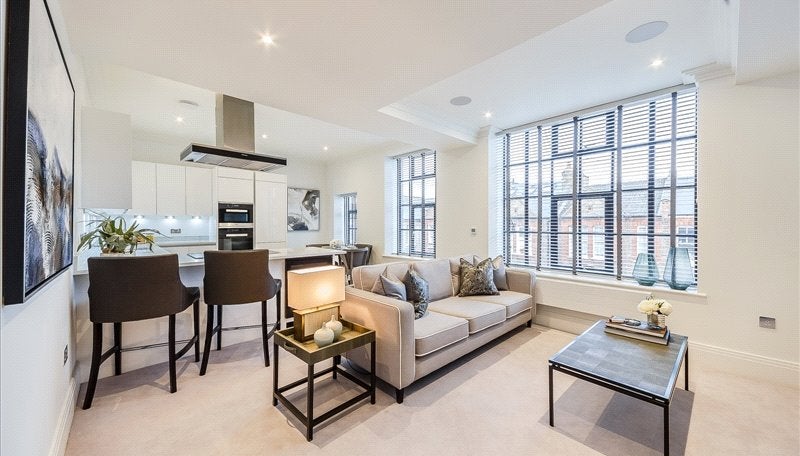 Flat Rainville Road in Greater London