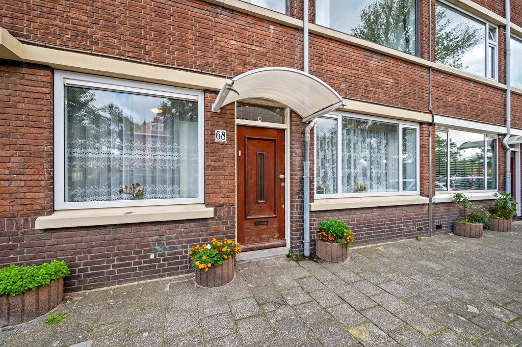 Appartement Aarnout Drostlaan 68 in Den Haag