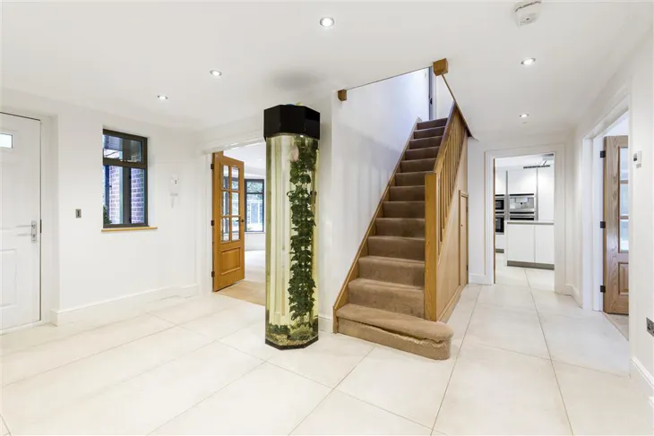 House Redhill Road in Elmbridge