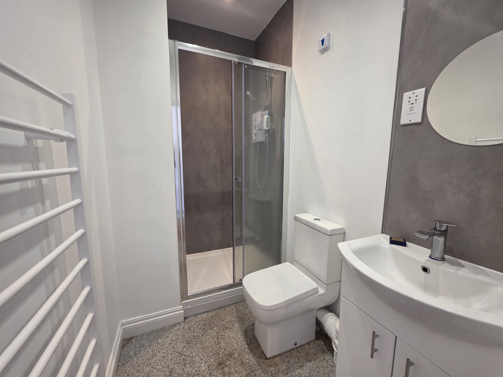 Room Upper Brook Street in Manchester