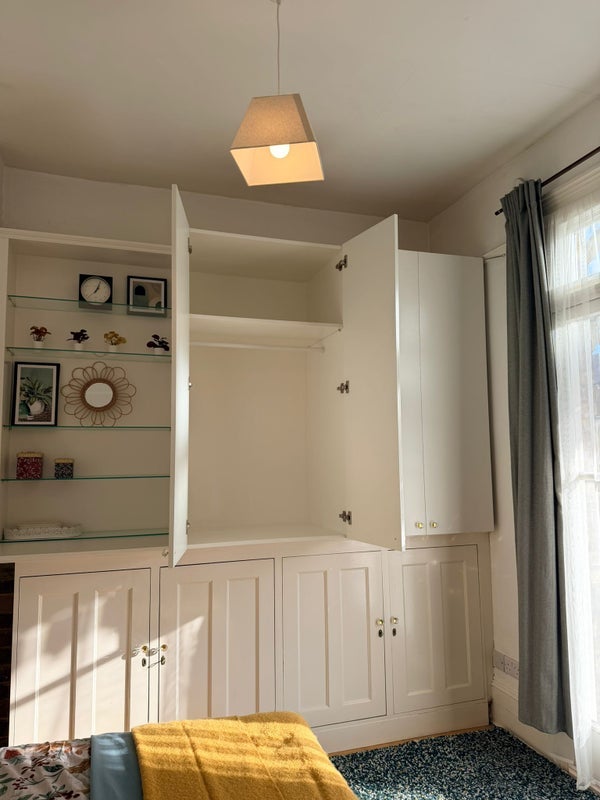 Room Hampton Road in Greater London