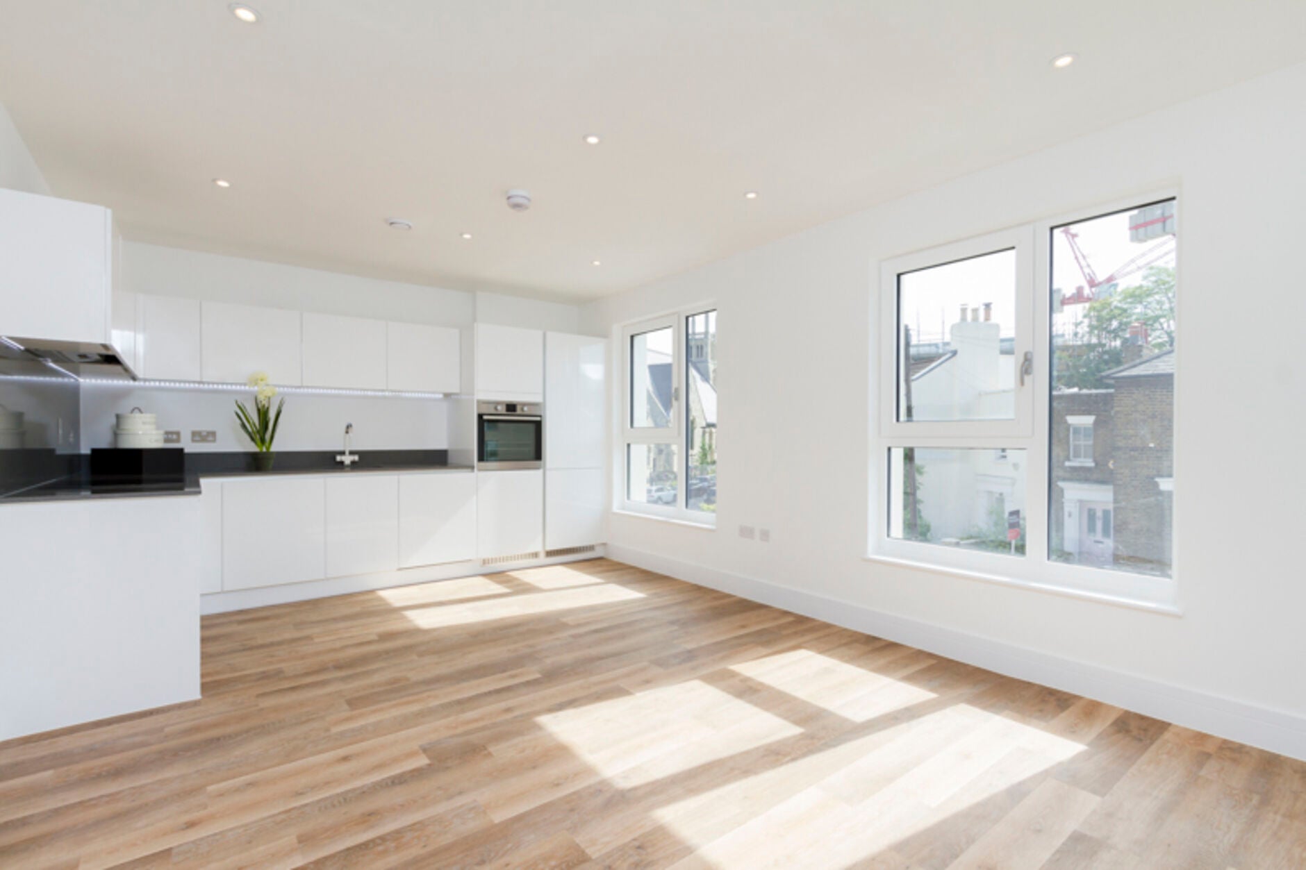 Flat Greenside Road in Greater London