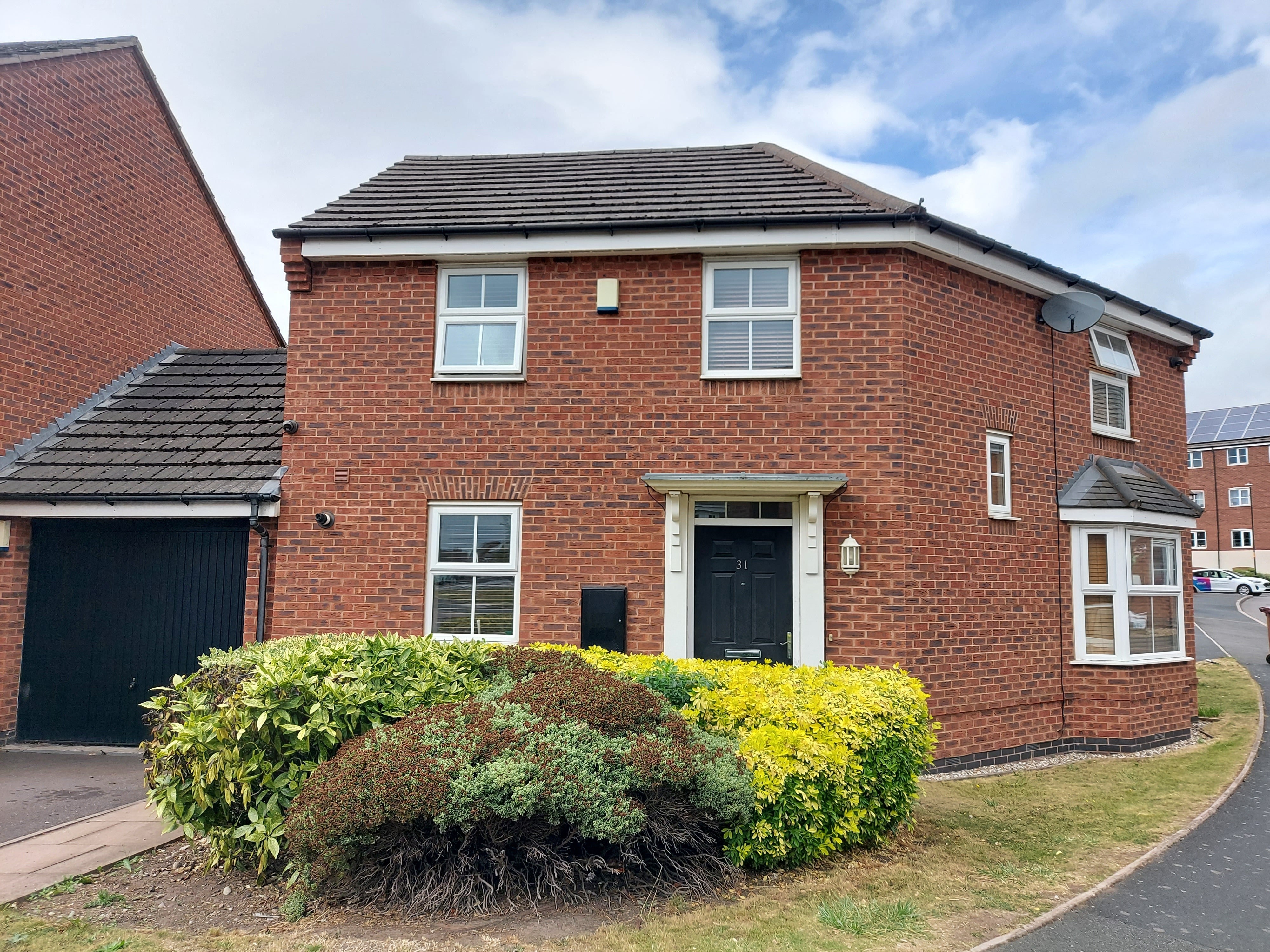 House Water Reed Grove in Bloxwich