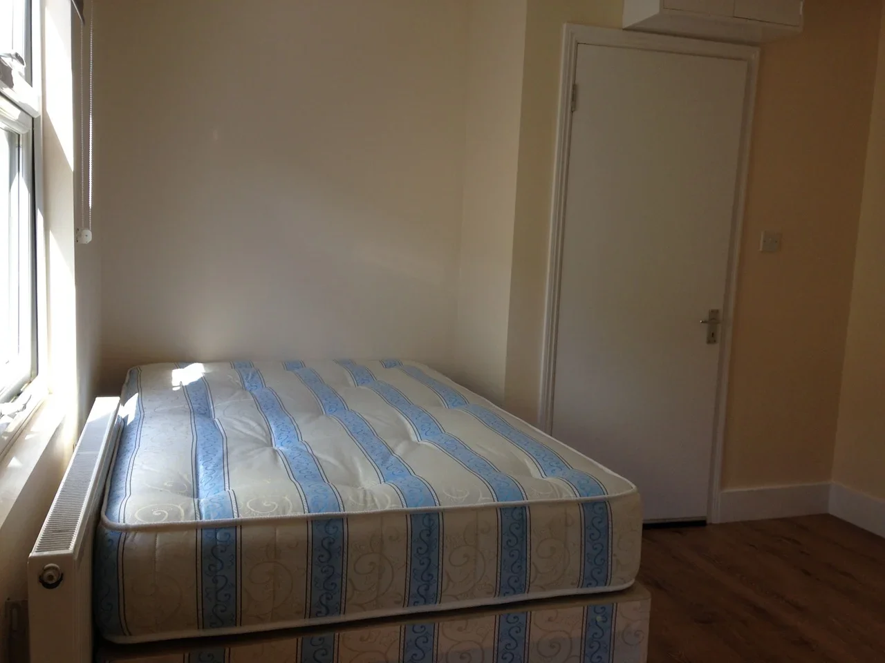 Flat Winslow Road in Greater London