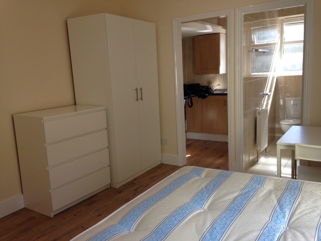 Flat Winslow Road in Greater London