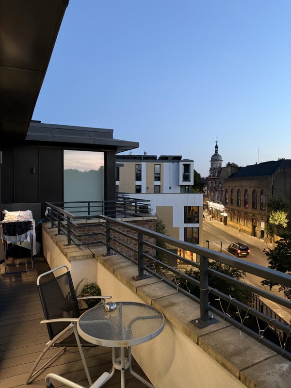 Room Manorfield Close in Greater London