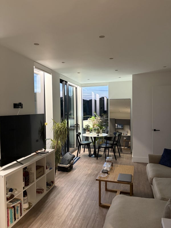 Room Manorfield Close in Greater London