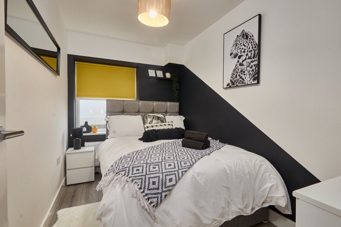 Flat Eaton Road in Greater London