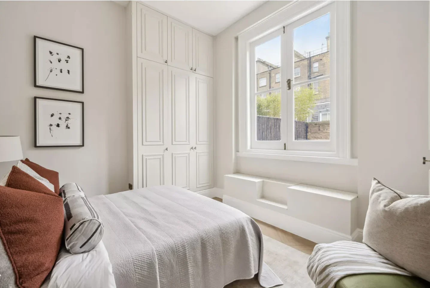 Flat Stanhope Mews West in Greater London