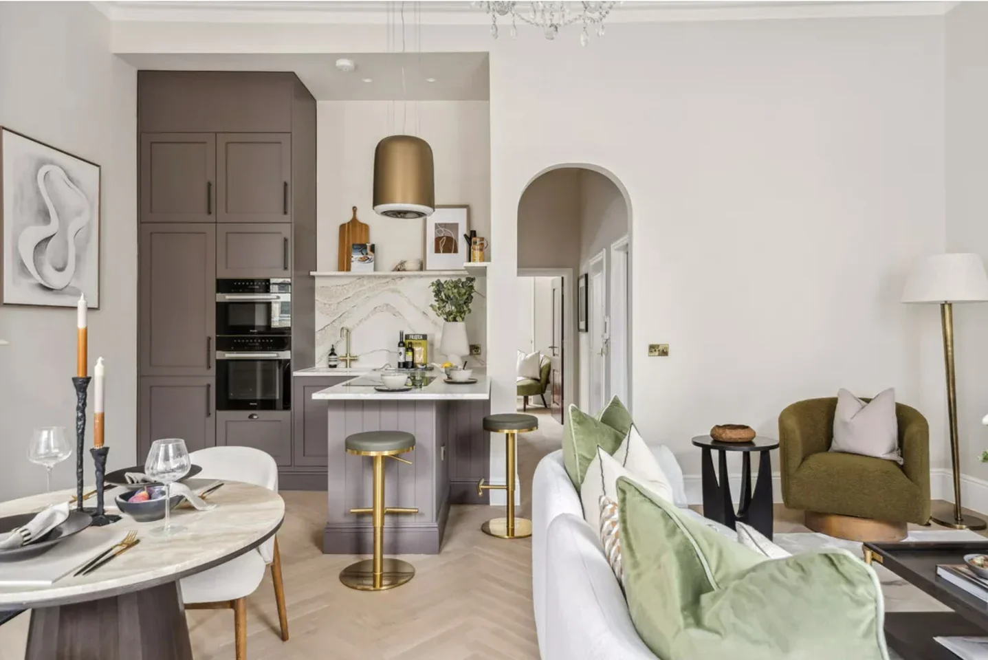 Flat Stanhope Mews West in Greater London