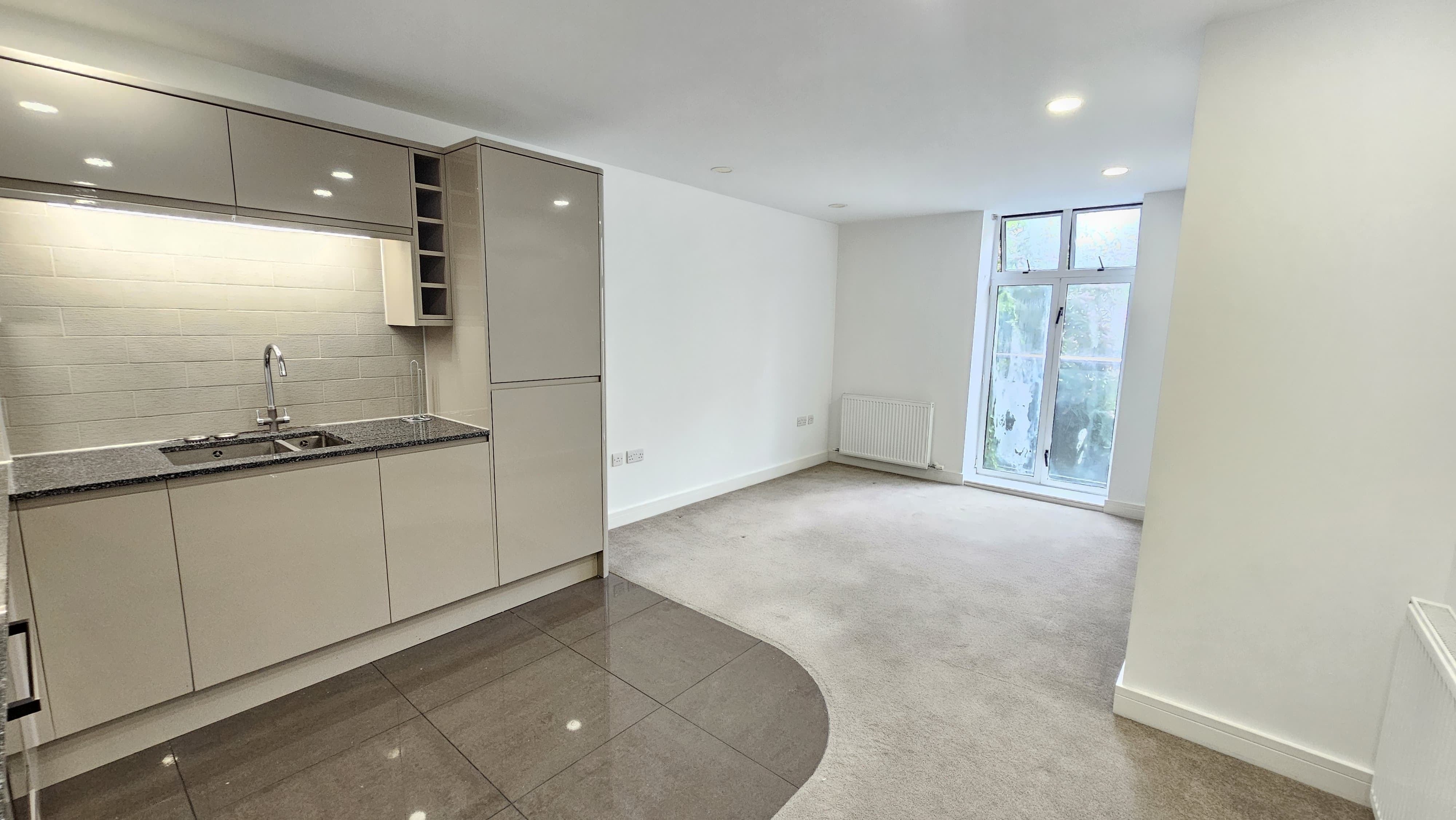 Flat Saint George's Court in Bristol