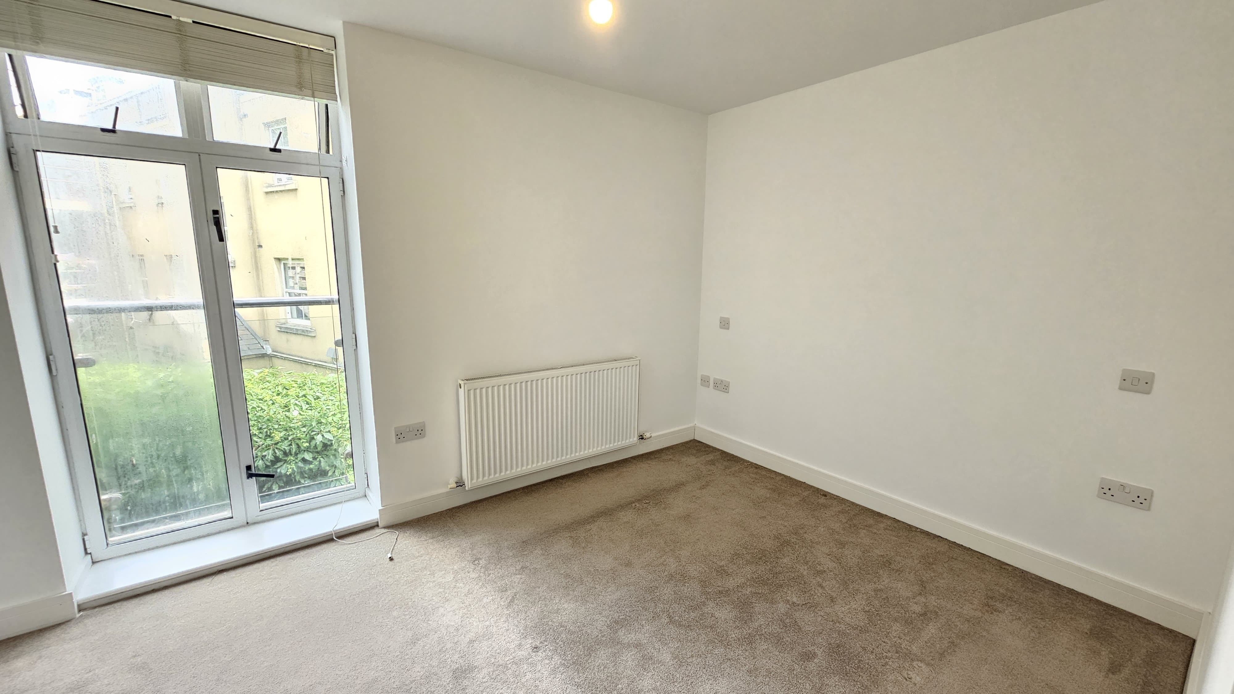 Flat Saint George's Court in Bristol