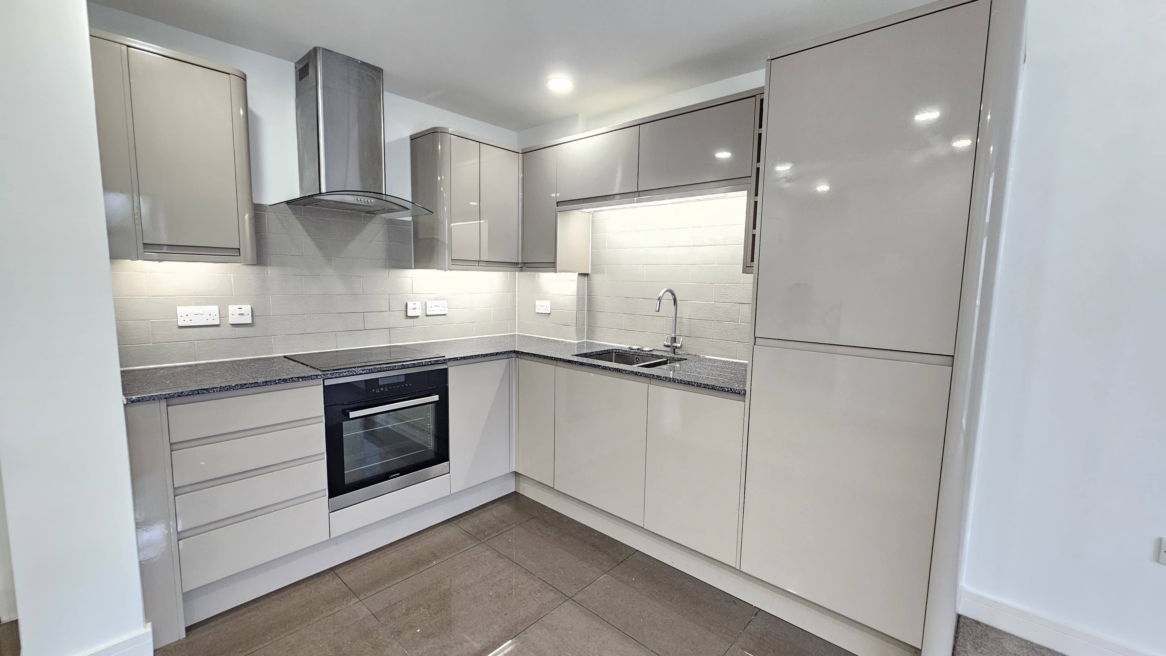 Flat Saint George's Court in Bristol