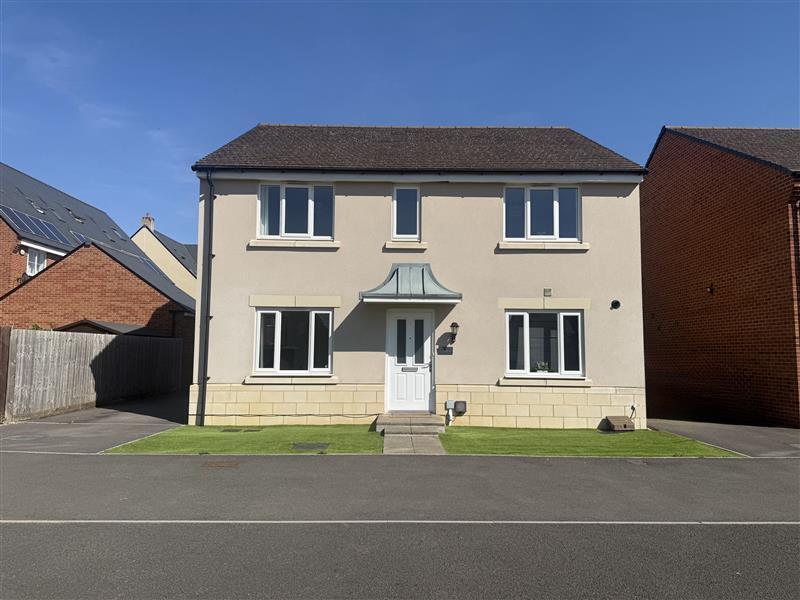 House Wendercliff Close in Bishop's Cleeve