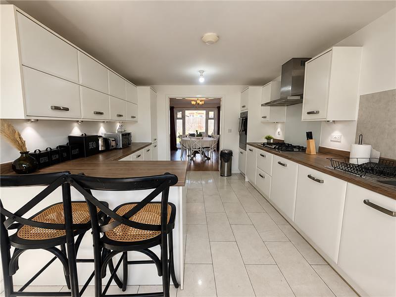 House Wendercliff Close in Bishop's Cleeve