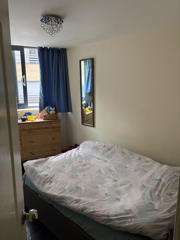 Room Tudor Road in Greater London