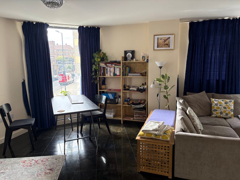 Room Tudor Road in Greater London
