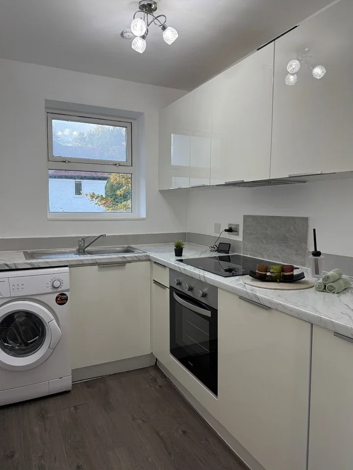 Flat Laburnham Road in Maidenhead