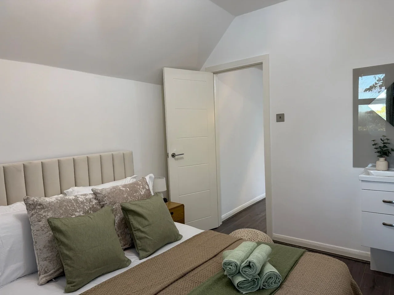Flat Laburnham Road in Maidenhead