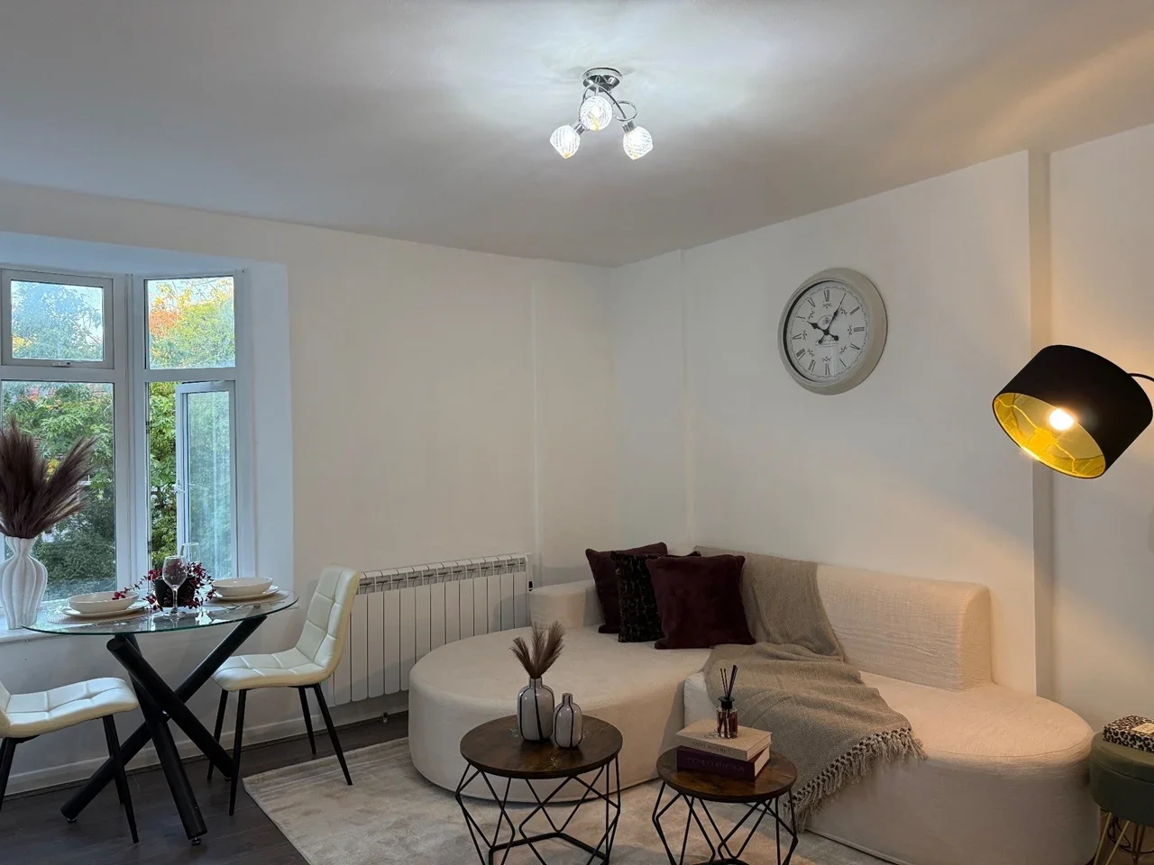 Flat Laburnham Road in Maidenhead