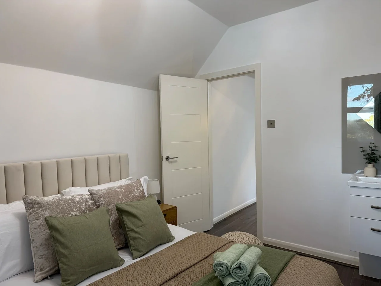 Flat Laburnham Road in Maidenhead