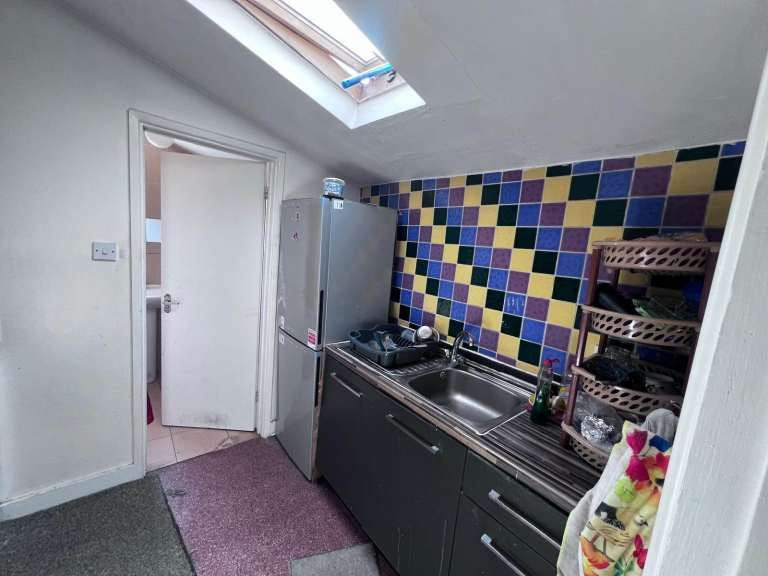 Flat Melford Road in Greater London