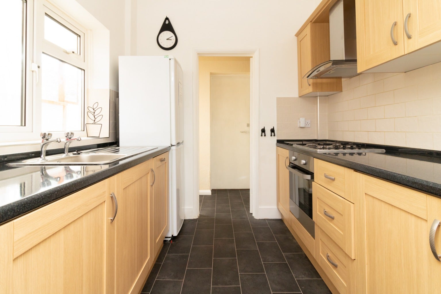 Room Allan Road in Whitstable