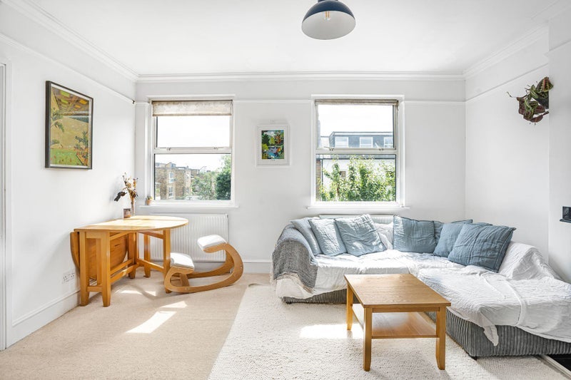 Flat Adolphus Road in Greater London