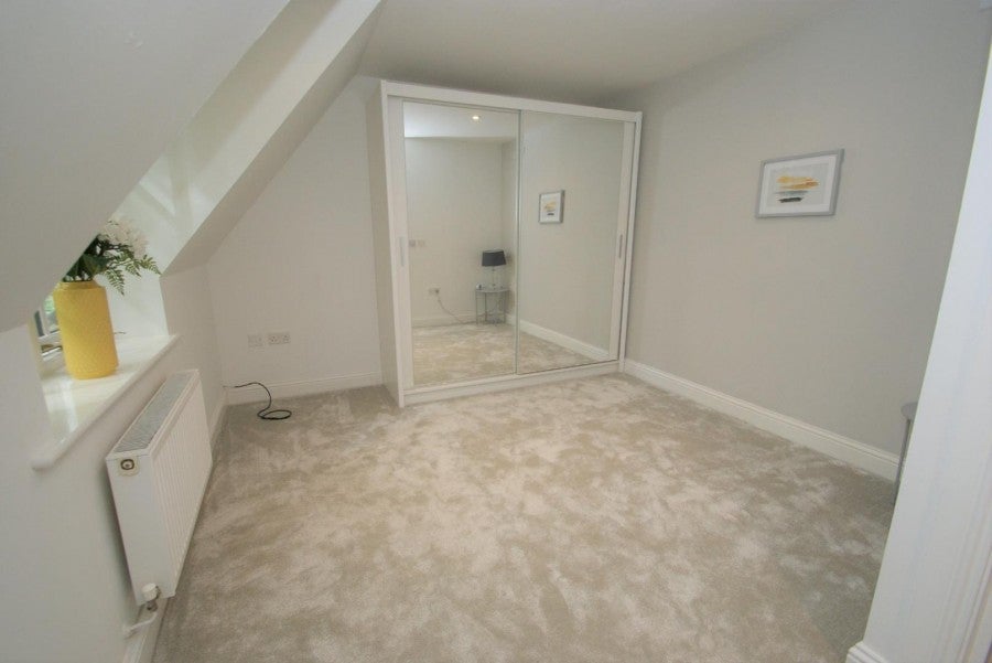 Flat Sanders Close in Uttlesford
