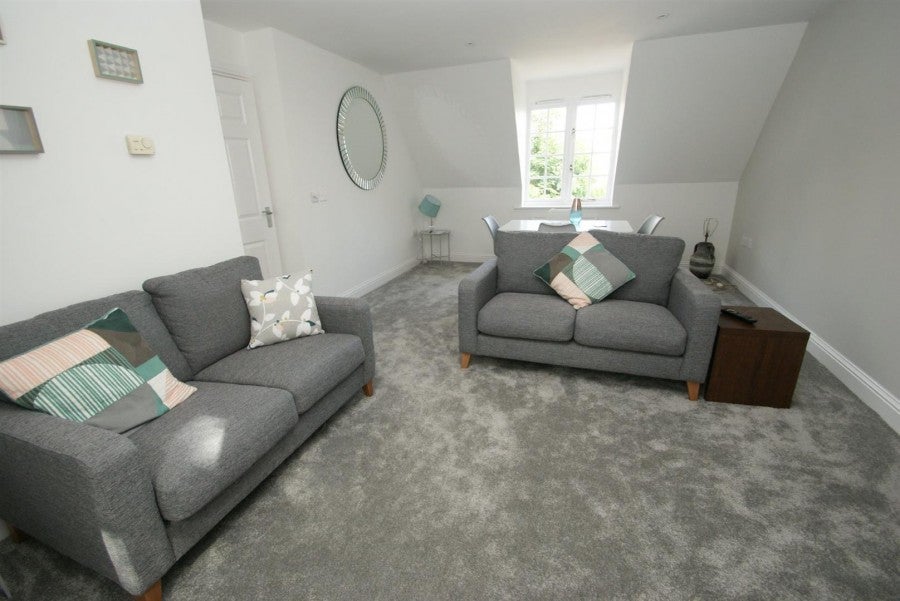 Flat Sanders Close in Uttlesford