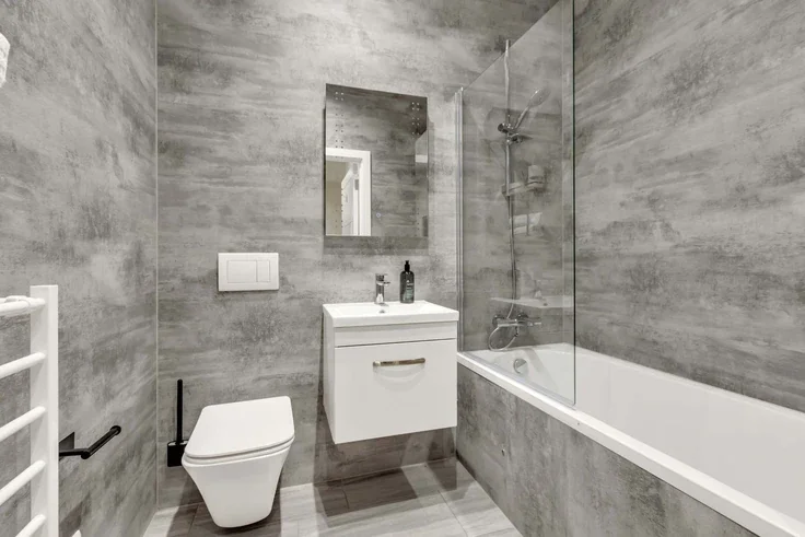 Flat Ewell Road in Greater London